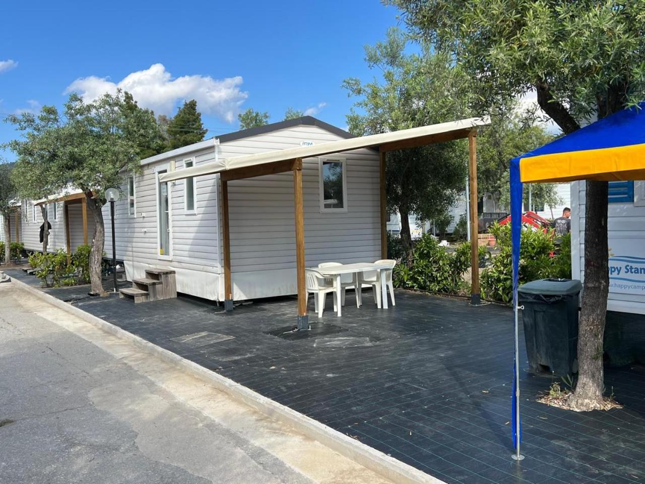 Happy Camp Mobile Homes In Castello Camping & Summer Resort Neos Marmaras Exterior photo